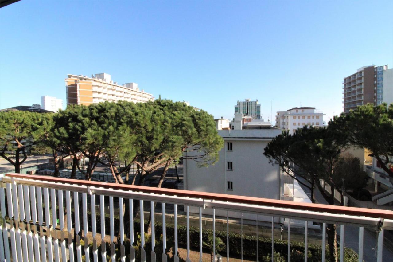 Appartamenti Puerto Do Sol Lignano Sabbiadoro Buitenkant foto