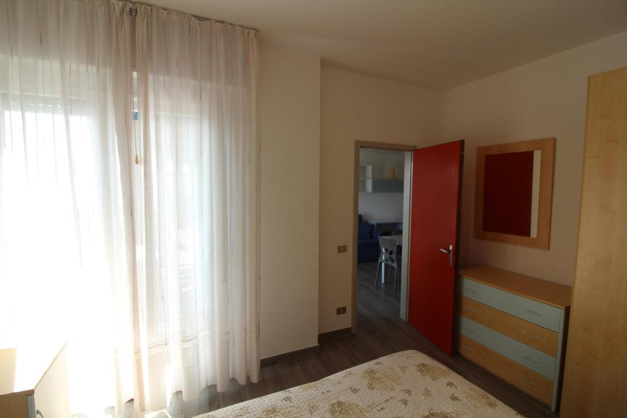 Appartamenti Puerto Do Sol Lignano Sabbiadoro Buitenkant foto