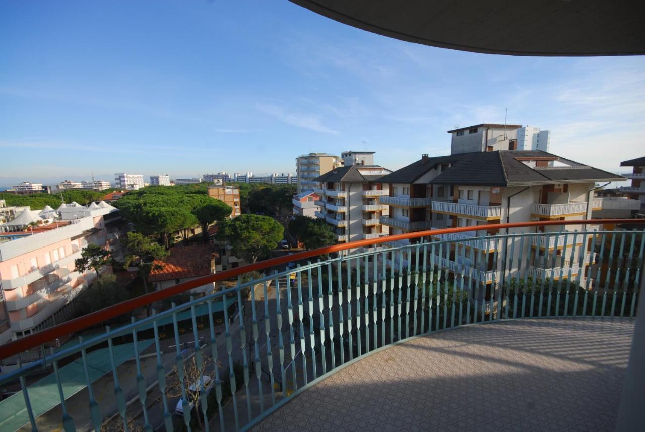 Appartamenti Puerto Do Sol Lignano Sabbiadoro Buitenkant foto